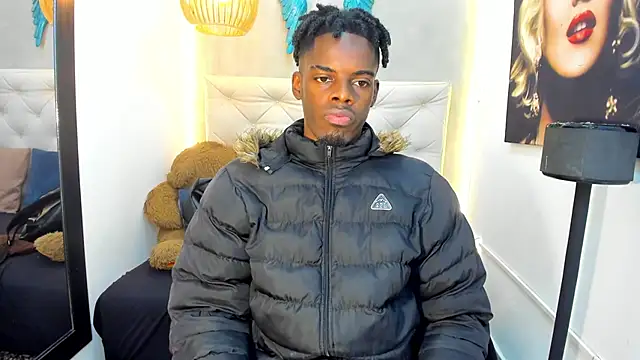 Snapshot of royce_ebony chatting on 03-18-26, 02:26 royce ebony online show from 03-18-26, 02:26