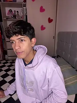 Snapshot of teobowny_ chatting on 02-05-25, 01:54 teobowny online show from 02-05-25, 01:54