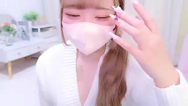 Snapshot of MAIKA_pyon chatting on 02-23-26, 01:25 MAIKA pyon online show from 02-23-26, 01:25