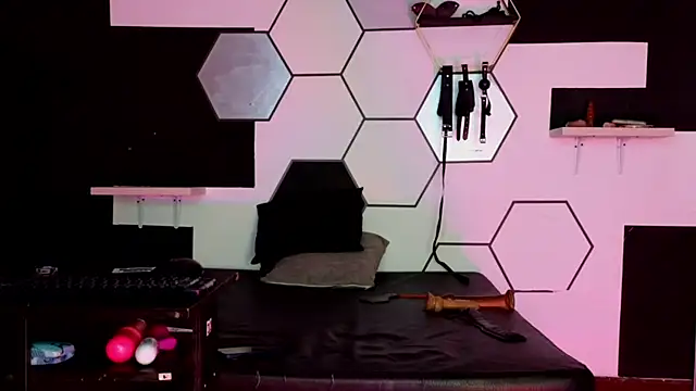 haileycat online show from 02-22-25, 03:56