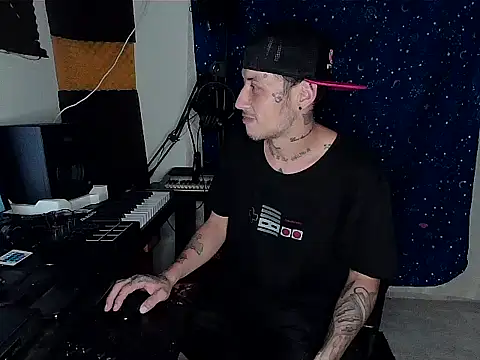 patrik tattoo  online show from 12-11-24, 04:07