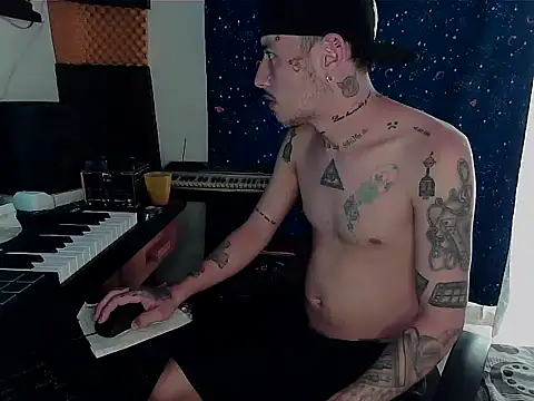 patrik tattoo  online show from 01-07-25, 02:41