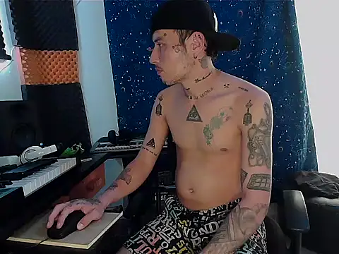 patrik tattoo  online show from 02-05-25, 07:20