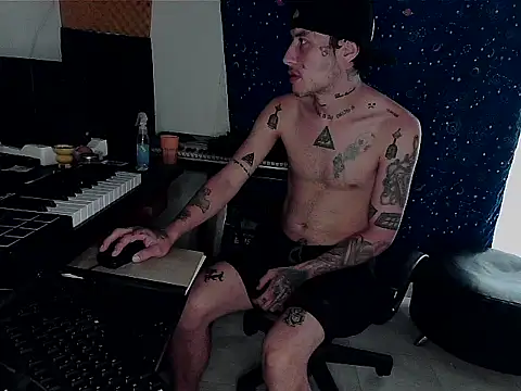 patrik tattoo  online show from 03-18-25, 12:36