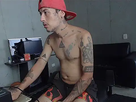 Snapshot of patrik_tattoo_ chatting on 04-07-26, 05:02 patrik tattoo online show from 04-07-26, 05:02