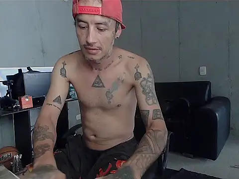 Snapshot of patrik_tattoo_ chatting on 04-08-26, 05:13 patrik tattoo online show from 04-08-26, 05:13