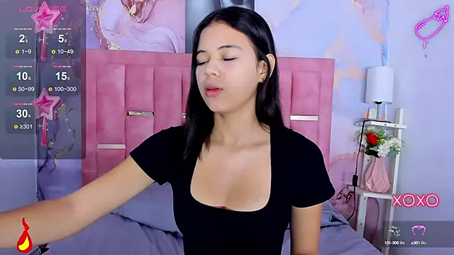 Snapshot of LizzMartin chatting on 02-23-25, 12:27 LizzMartin online show from 02-23-25, 12:27