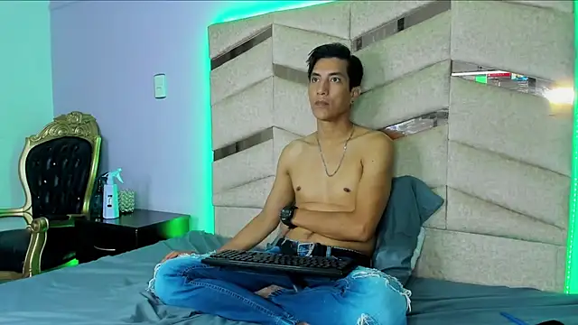 EdwardVlad online show from 12-27-24, 10:37