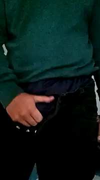 Snapshot of Dyr08 chatting on 01-30-25, 04:13 Dyr08 online show from 01-30-25, 04:13