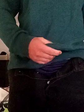 Snapshot of Dyr08 chatting on 01-30-25, 07:37 Dyr08 online show from 01-30-25, 07:37