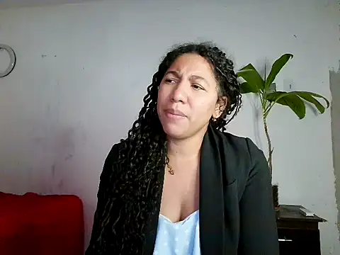 Snapshot of bellacrespalatina chatting on 07-28-26, 06:20 bellacrespalatina online show from 07-28-26, 06:20