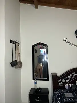 emilie xx  online show from 03-13-26, 06:03