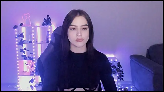 Snapshot of Melanie_N chatting on 12-11-24, 02:22 Melanie N online show from 12-11-24, 02:22