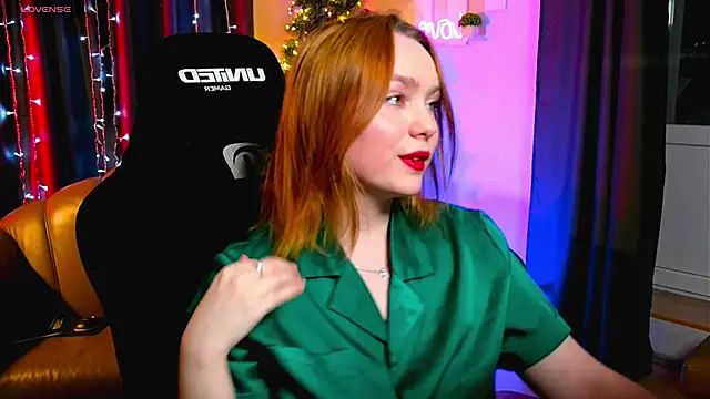 Snapshot of Kari_Lunna chatting on 12-24-24, 03:49 Kari Lunna online show from 12-24-24, 03:49