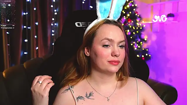 Snapshot of Kari_Lunna chatting on 12-25-24, 06:20 Kari Lunna online show from 12-25-24, 06:20