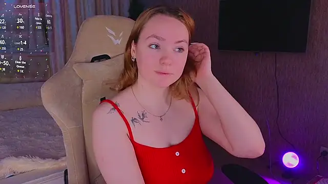 Snapshot of Kari_Lunna chatting on 01-09-25, 03:26 Kari Lunna online show from 01-09-25, 03:26