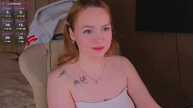 Snapshot of Kari_Lunna chatting on 01-11-25, 03:23 Kari Lunna online show from 01-11-25, 03:23