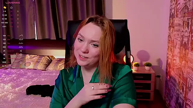 Snapshot of Kari_Lunna chatting on 01-24-25, 09:49 Kari Lunna online show from 01-24-25, 09:49