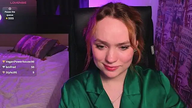 Snapshot of Kari_Lunna chatting on 02-16-25, 09:26 Kari Lunna online show from 02-16-25, 09:26