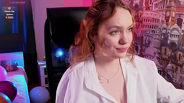 Snapshot of Kari_Lunna chatting on 03-05-25, 03:51 Kari Lunna online show from 03-05-25, 03:51