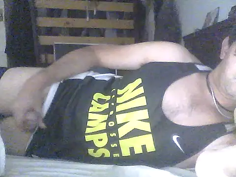 Snapshot of frank32love chatting on 01-15-25, 04:47 frank32love online show from 01-15-25, 04:47