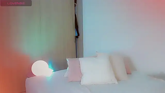 DanniLee  online show from 04-17-26, 07:06