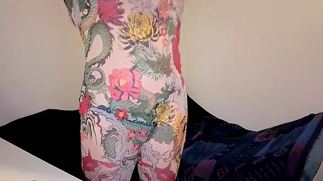 ENGLISHEMILY 69 online show from 12-17-25, 09:21