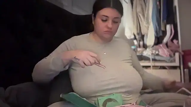 Snapshot of curvybabesx1 chatting on 10-12-25, 02:49 curvybabesx1 online show from 10-12-25, 02:49