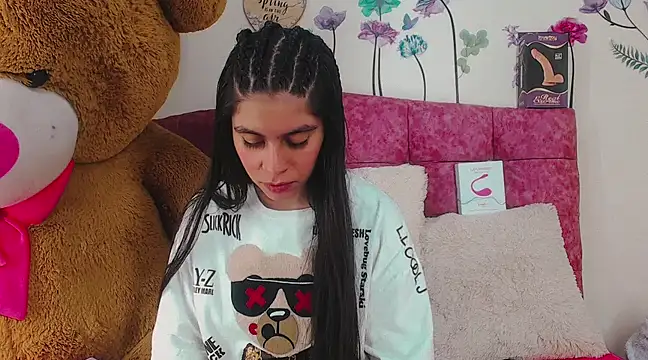 Snapshot of Madisson_Ivanova chatting on 12-20-24, 05:47 Madisson Ivanova online show from 12-20-24, 05:47