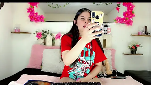 Snapshot of Madisson_Ivanova chatting on 12-28-24, 05:44 Madisson Ivanova online show from 12-28-24, 05:44