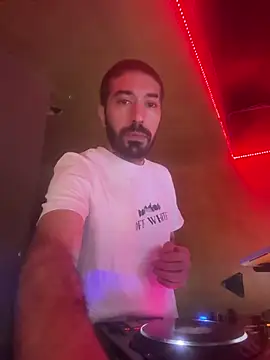 Snapshot of djtimka chatting on 04-11-26, 07:51 djtimka online show from 04-11-26, 07:51