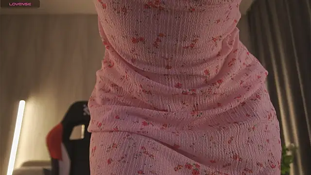 Emmi Flowers online show from 05-10-26, 01:05