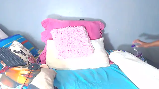 Snapshot of KinkyTall85 chatting on 05-22-26, 12:11 KinkyTall85 online show from 05-22-26, 12:11