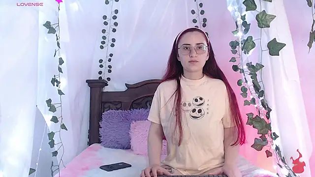 Snapshot of centaurigirl chatting on 03-10-25, 02:16 centaurigirl online show from 03-10-25, 02:16