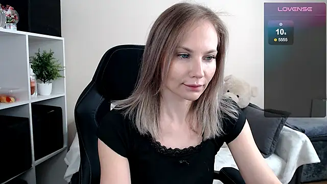 Snapshot of Sunny_bunny6 chatting on 06-27-26, 07:35 Sunny bunny6 online show from 06-27-26, 07:35