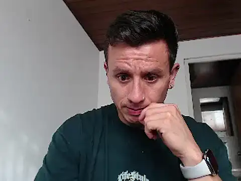 Snapshot of Andrewfalcon chatting on 12-03-24, 12:16 Andrewfalcon online show from 12-03-24, 12:16