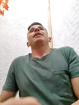 Snapshot of Andrewfalcon chatting on 10-09-25, 06:28 Andrewfalcon online show from 10-09-25, 06:28