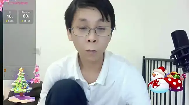 Snapshot of TGH521 chatting on 12-22-24, 06:06 TGH521 online show from 12-22-24, 06:06