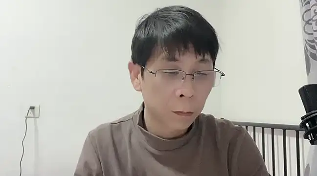 Snapshot of TGH521 chatting on 02-12-25, 12:44 TGH521 online show from 02-12-25, 12:44