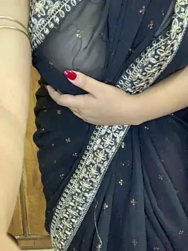 Snapshot of Doodhwaali chatting on 01-25-25, 08:10 Doodhwaali online show from 01-25-25, 08:10