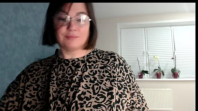 Nora Star online show from 03-23-26, 06:45