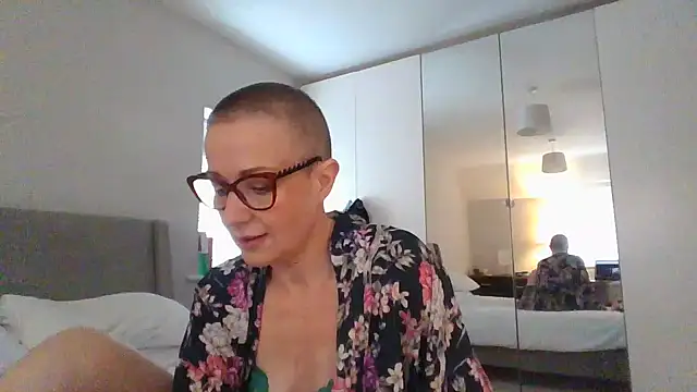 ELEGANT-ARIA36 online show from 02-05-25, 09:46