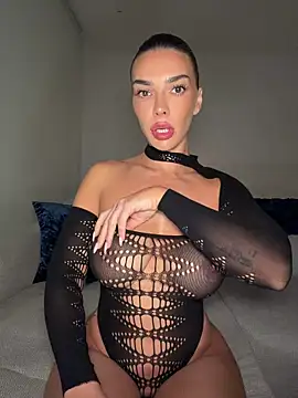 krissiswrld- online show from 04-07-26, 06:30