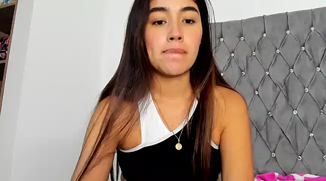 Snapshot of AriaMontgomery chatting on 12-17-24, 01:29 AriaMontgomery online show from 12-17-24, 01:29