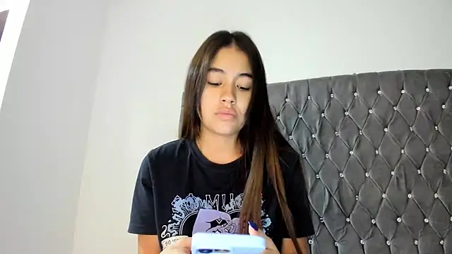 Snapshot of AriaMontgomery chatting on 01-25-25, 05:29 AriaMontgomery online show from 01-25-25, 05:29