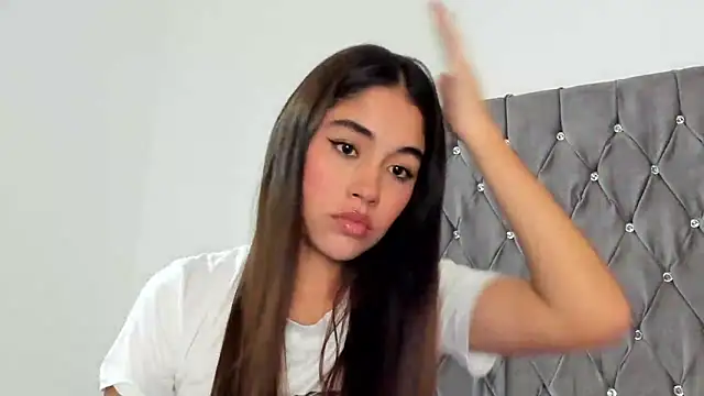 Snapshot of AriaMontgomery chatting on 01-28-25, 04:29 AriaMontgomery online show from 01-28-25, 04:29