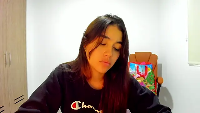 Snapshot of AriaMontgomery chatting on 03-02-25, 09:32 AriaMontgomery online show from 03-02-25, 09:32