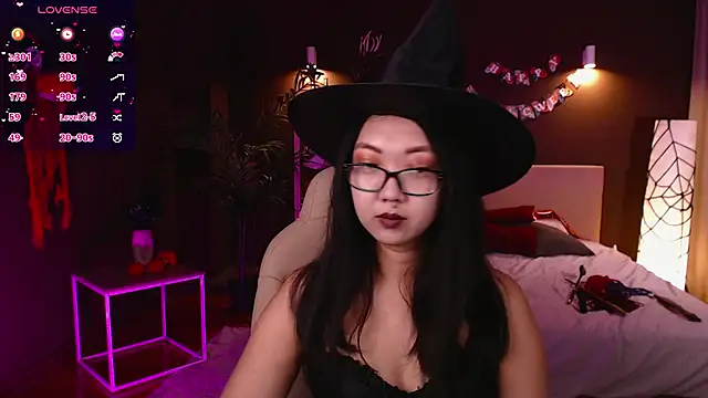 Marine Vact online show from 10-31-25, 02:07