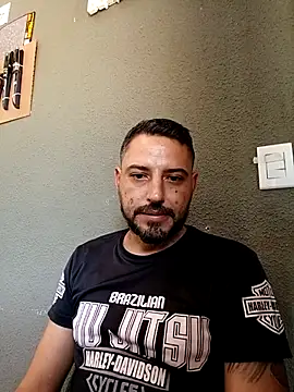 P4uzud4O online show from 04-17-26, 02:31