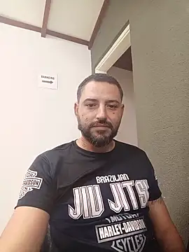 P4uzud4O online show from 06-11-26, 04:38